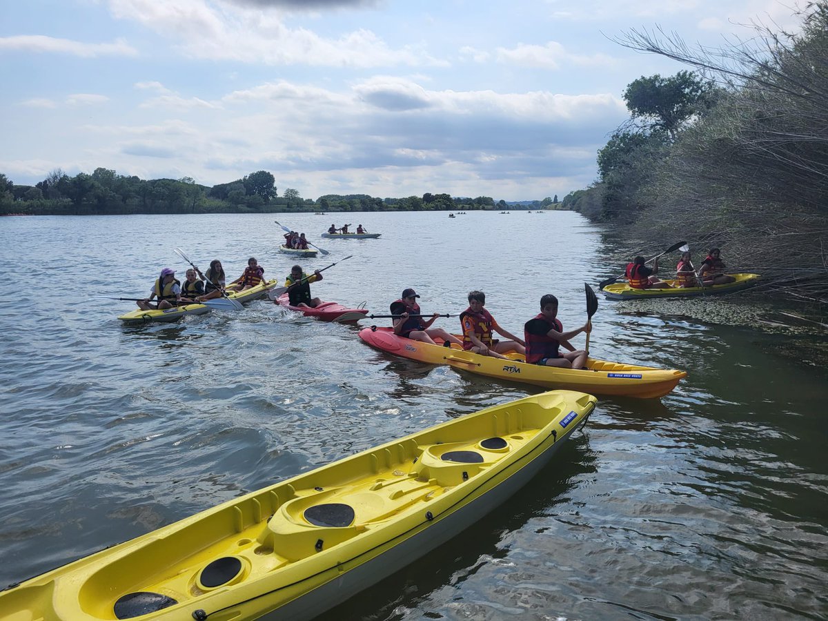 🌊🌞 L’alumnat de 6è estem gaudint de les últimes colònies a l’Estartit! 🏕️💙
Dies plens d’aventures, riures i diversió amb els companys i companyes! 🤩🎉
Moments que quedaran per sempre al cor! 💫👣

#Colònies6è #Estartit2025 #MomentsInoblidables #RiuresSenseFi #Amistat