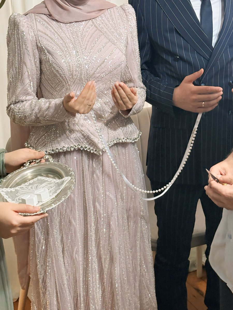 Biz bir nişanlanıp geldik..