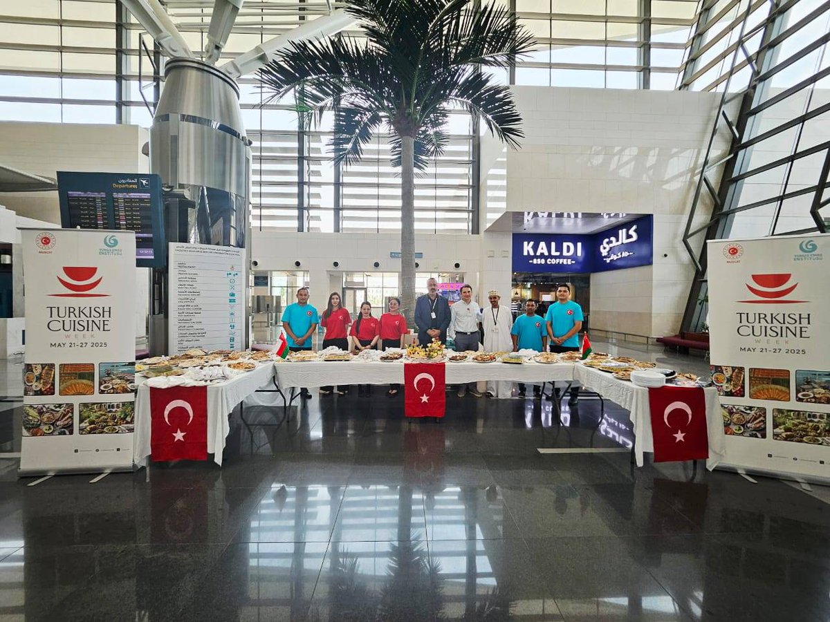 TC_MuskatBE's tweet photo. Türk Mutfağı Haftası vesilesiyle ATÜ ile işbirliği içinde Salalah Havaalanında düzenlenen etkinlik 

#turkishcuisineweek
#zerowaste
#sustainable
#traditional
#healthy https://t.co/ppSu1uIxED