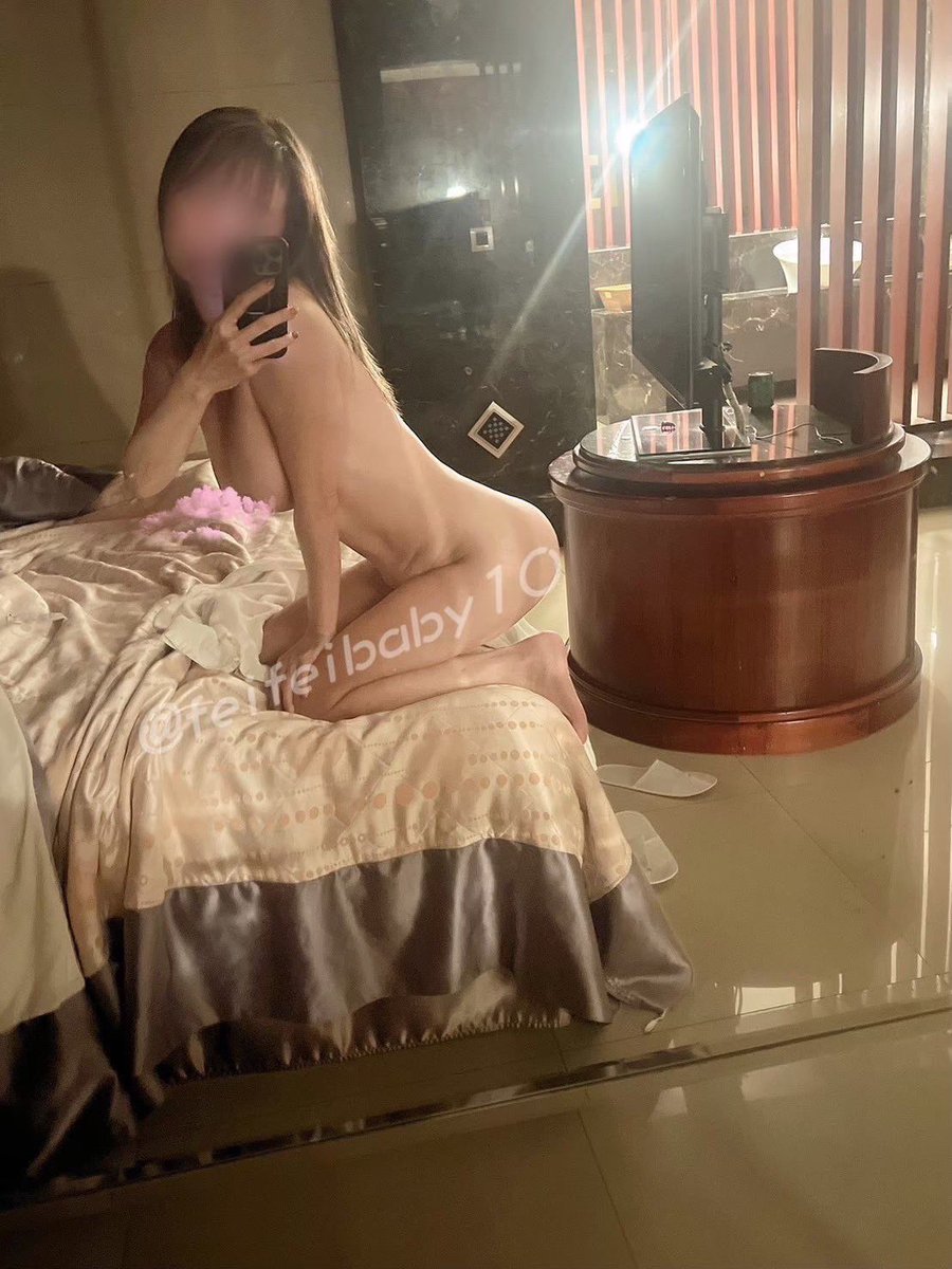 開好房結果被放鳥😏
所以我說要先認識先多聊就是這樣

急一個救🔥
或是⋯
看我自己在房間用玩具玩自己整夜🥵