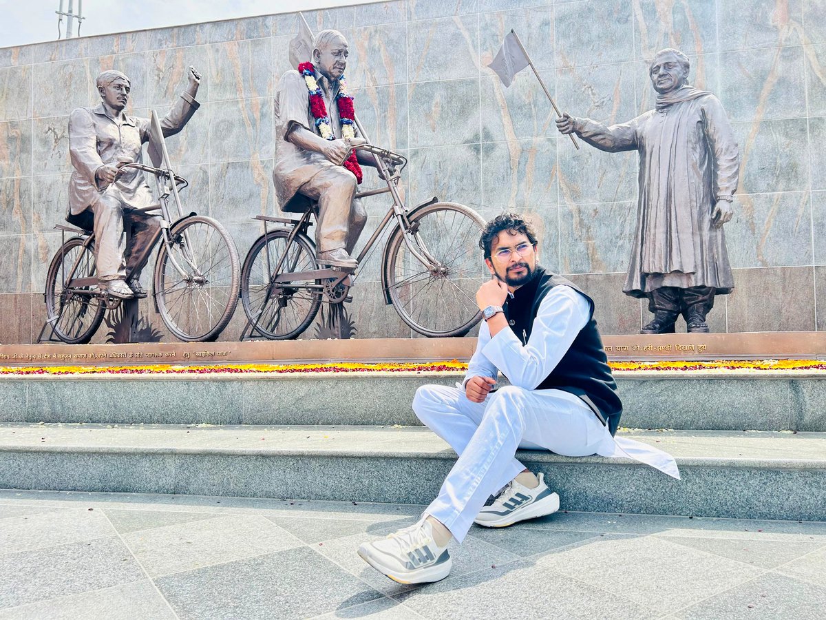 Happy Birthday Bhaiya 🎂💙🎊 
<a href="/vimalvarun/">Vimal Varun</a>