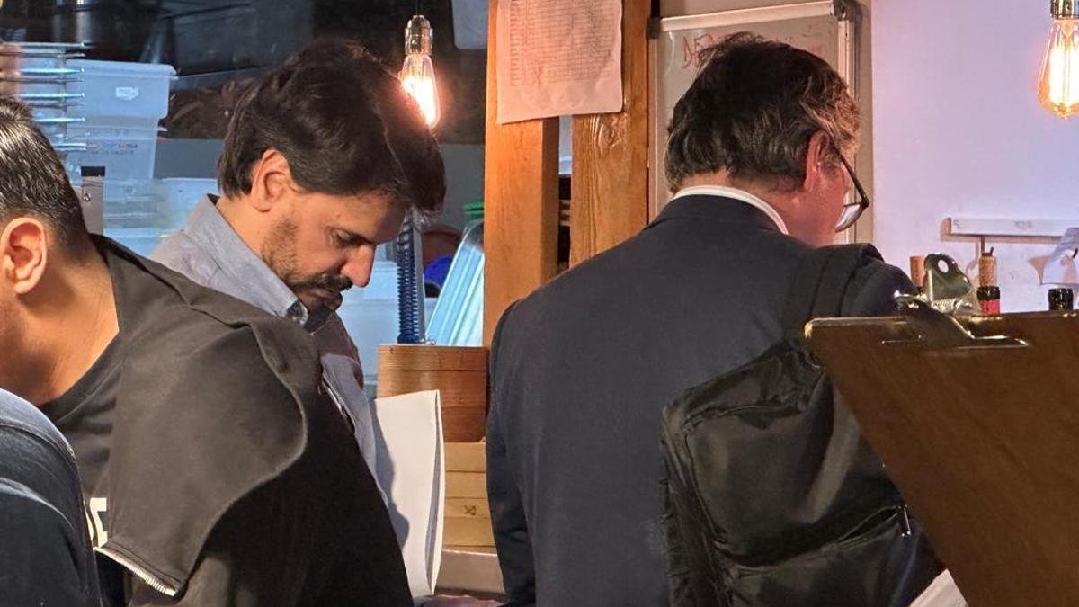 La fontanera de Santos Cerdán se reunió con Ábalos y Koldo para coordinar sus estrategias contra la UCO.

Perdón, no es esta foto.