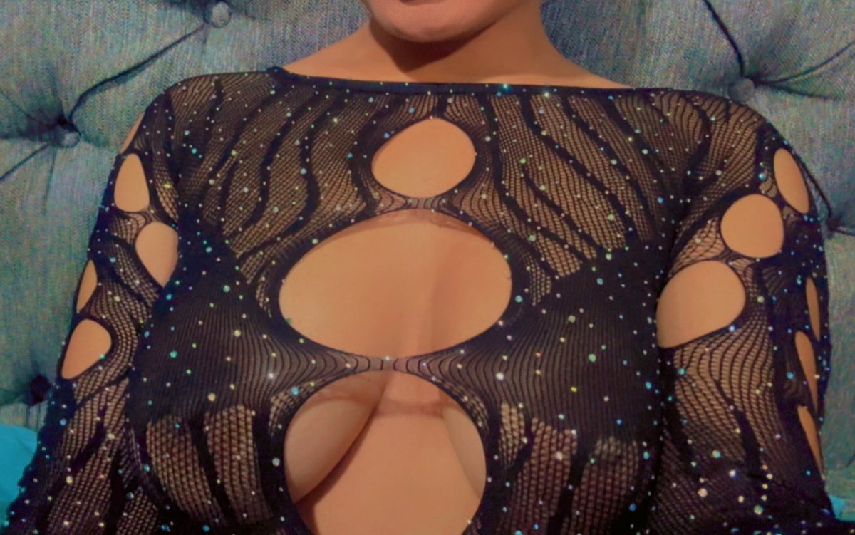 morestephy's tweet photo. @OlimpoDeDiosass #lunesdemorboyprovocación #tetaspequeñas #tetasyalgomás https://t.co/rR8tpFjoU5