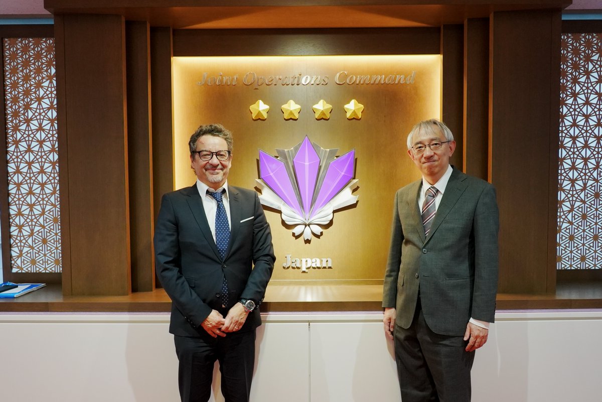jjoc_pa's tweet image. 5月9日、伊藤哲也統合作戦司令官補佐官はレジス・サビオ赤十字国際委員会(ICRC)アジア大洋州地域局長による表敬を受けました。
両者はこれまでの協力関係について謝意を述べるとともに、国際人道法 #IHL の遵守に向けた更なる信頼関係強化について合意しました。
詳細は➡mod.go.jp/jjoc/about/top…