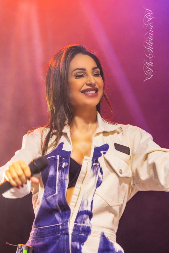 ATFANCLUB_'s tweet photo. Direttamente dal concerto tenutosi il 25 Maggio a Corropoli (TE). @_AnnaTatangelo_ #annatatangelo #corropoli #teramo #annatatangelosummertour2025  PH Silvano Scardecchia 📸 https://t.co/Ckr0ToYIoG