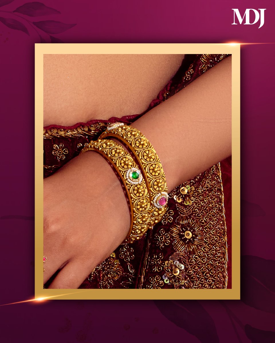 mdjsince1970's tweet photo. Make memories that shimmer for a lifetime with Padmavati, a graceful bridal jewellery collection by Mahabir Danwar Jewellers.
Come, discover the bridal treasure that mirrors your dream!

.
.
.
#MDJ #MahabirDanwar #MahabirDanwarJewellers #MDJSince1970 #MDJBrides https://t.co/WOBAjAeNfK