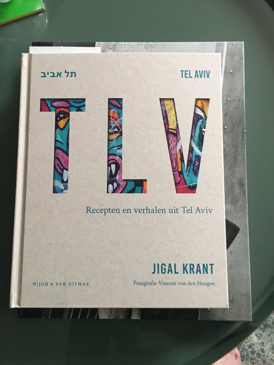 leejnssn's tweet image. Afgelopen zaterdag het boek T L V
gekocht
Een mooi boek met recepten en verhalen uit Tel Aviv 👍👍