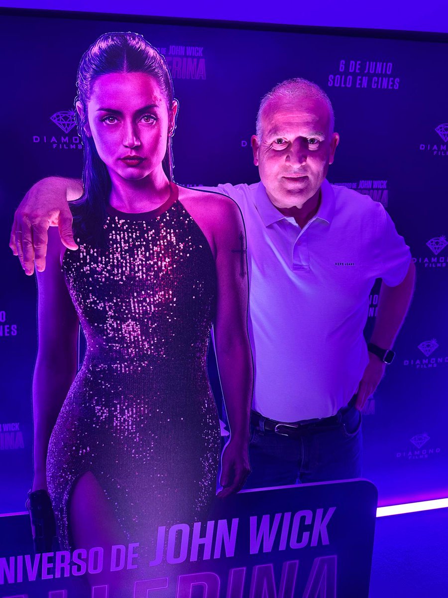 Ana y yo en el pre-estreno de #Ballerina. Una absoluta locura. Una montaña rusa de mamporrazos. Delirante.