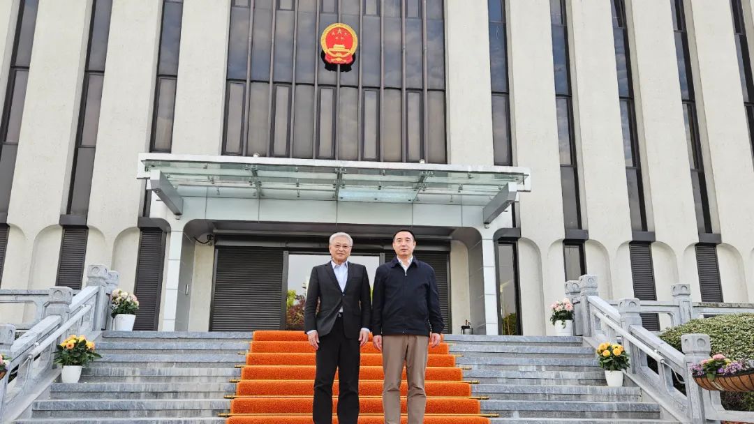 TUIIRCHINA's tweet photo. At the Chinese Mission to the EU, Prof. Yan &amp; Ambassador Cai Run discussed Trump’s re-election as a strategic opportunity for China-EU relations. Both see huge potential for deeper cooperation. #ChinaEurope https://t.co/7rWfUxYs5b