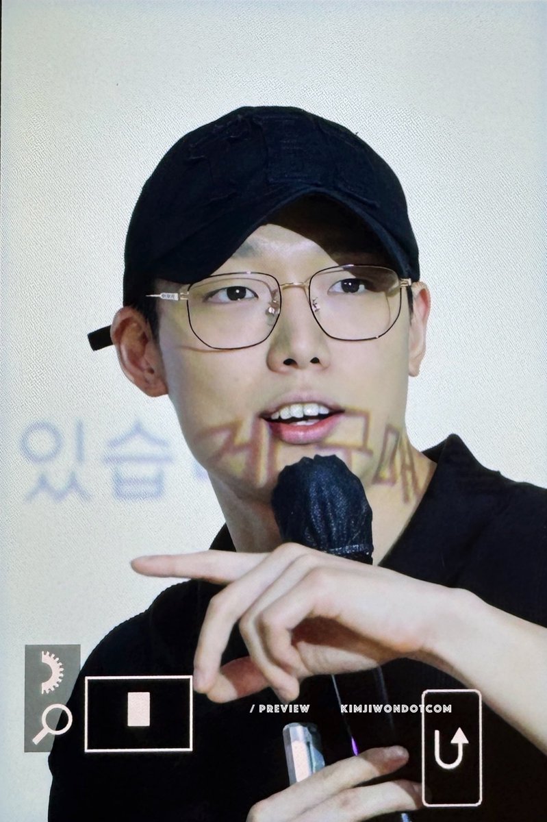 19951221_com's tweet image. 지워나 건강해 행복해🩵
앞으로 반년동안 열심히 기다려 🫶🏻🫶🏻