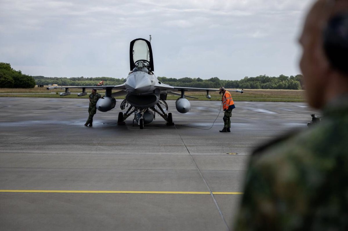 KpsZSU's tweet image. The final Dutch F-16s designated for Ukraine have now left the Netherlands. With this, the Netherlands has donated a total of 24 fighter jets to Ukraine.
Dank u wel, Nederland!
🇺🇦🤝🇳🇱