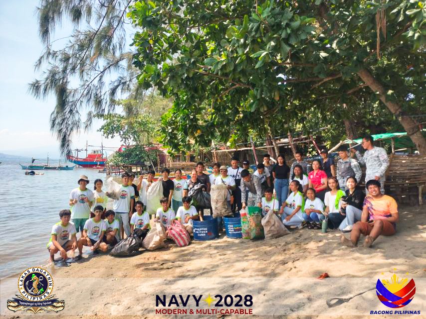 Fleet upholds commitment to environmental stewardship in clean-up drive

See full story here:
facebook.com/share/p/1AQBhz…

#PhilFleetVanguardofOurSeas
#ModernandMultiCapablePHNavy
#OneAFPOnePhilippines
#StrongAFPStrongPhilippines
#AFPyoucanTRUST #SundaloSalamatSaSerbisyo