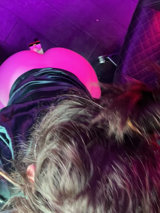 Watch Sarah B 🇦🇺's leaked NSFW photo on TwXstars