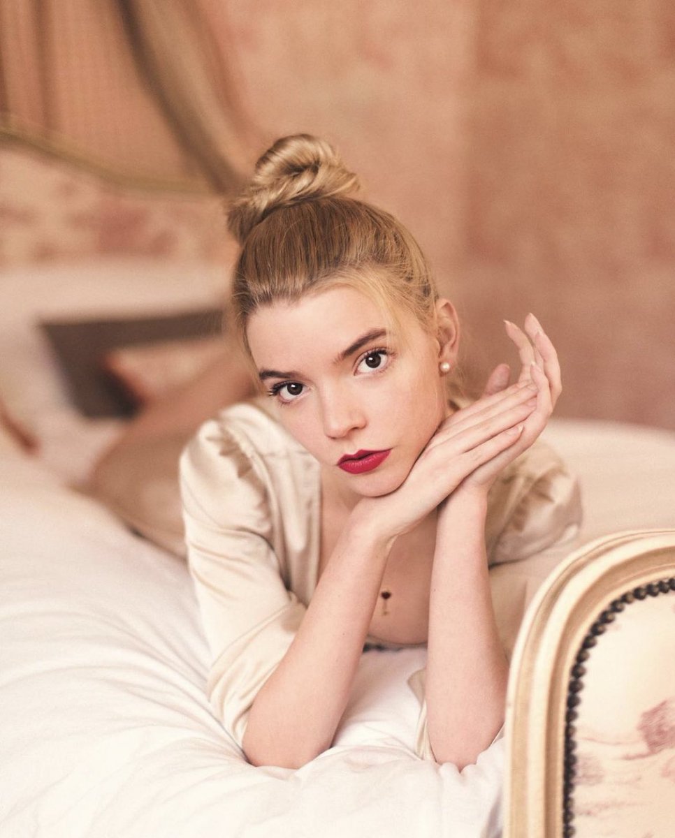anyarchive's tweet image. anya taylor-joy photographed in london, 2020