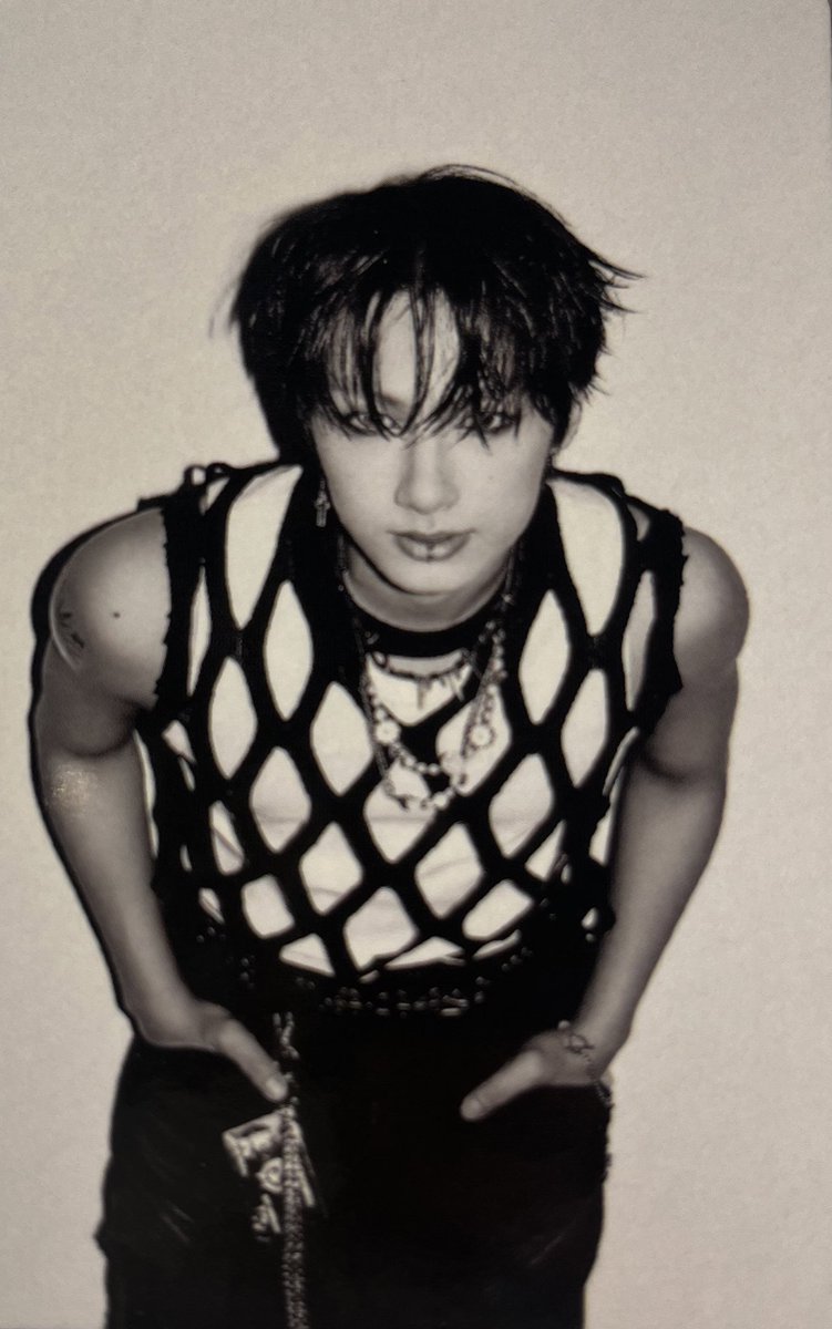 13dandlIons_17's tweet photo. Just need a little breather from streaming &amp; shazaming.. LOOK AT JUN 😭 Sexy sexy sexy... https://t.co/5imv2kZcr7