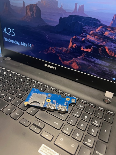 BaltimorePCHelp's tweet photo. Samsung laptop came in with no power. Big chain said it needed a new main board and data recovery. We repaired it with a new secondary USB power button board. All data intact. All fixed. 🔧
#SamsungLaptopRepair #ComputerRepairBaltimore #LaptopRepairBaltimore #PhoneRepairBaltimore https://t.co/YV8hxryHZA