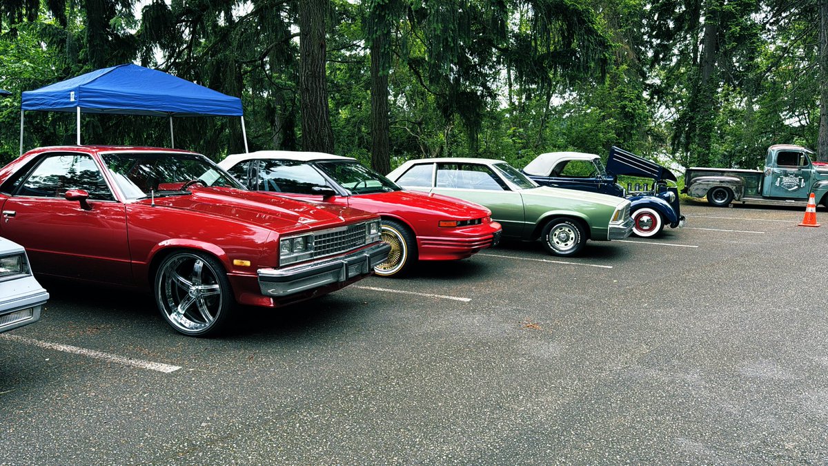 TheRealStoli's tweet photo. Where yo car at?!

Today we pulled up to Seward park… Was you there? https://t.co/AcxydmuHtx