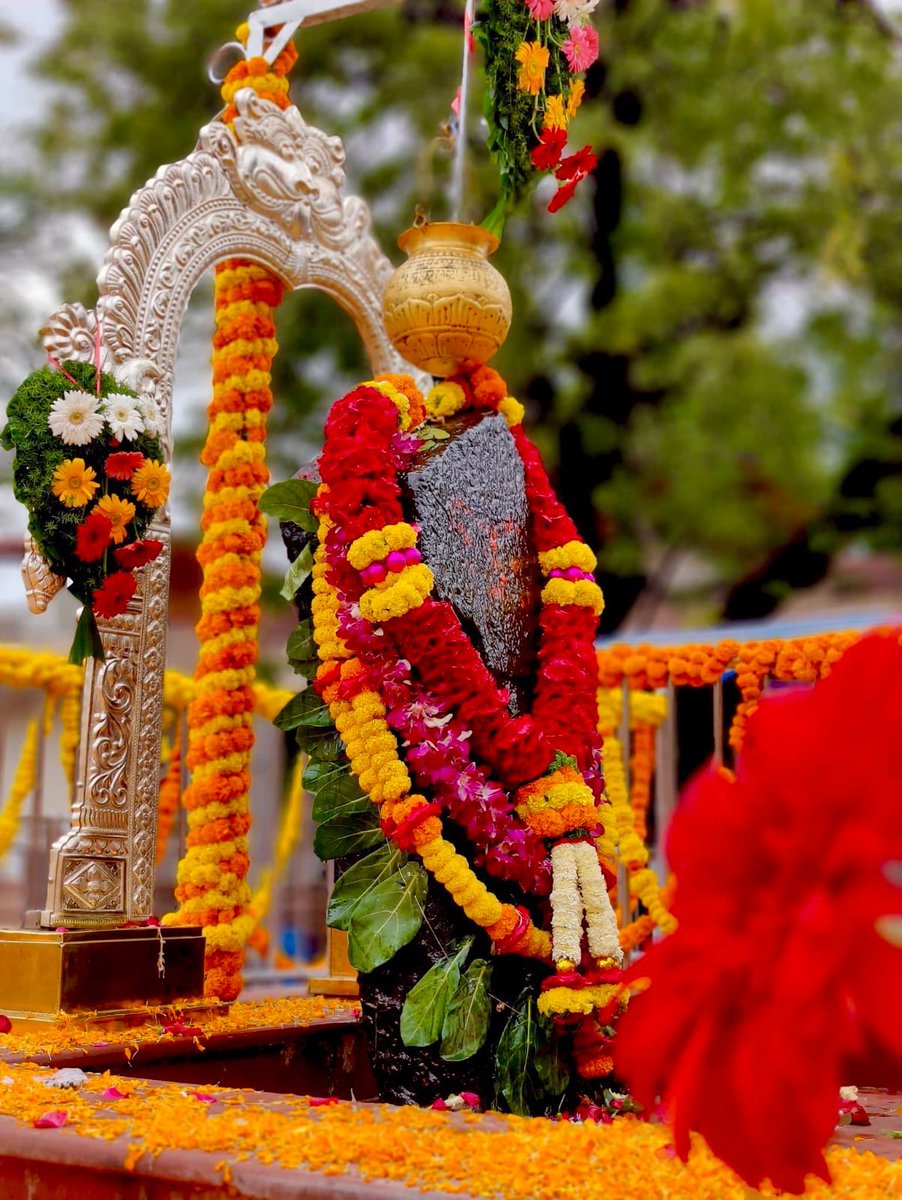 BaldevAulakh's tweet photo. श्री शनि जयंती की आप सभी को हार्दिक बधाई एवं शुभकामनाएं।

सूर्य पुत्र श्री शनि जी महाराज की कृपा आप सभी पर बनी रहे, जीवन में सुख, समृद्धि, संपन्नता की उत्तरोत्तर वृद्धि होती रहे, यही श्री शनि महाराज जी से प्रार्थना है।
#शनिदेव_जयंती https://t.co/PxRc4viaR7