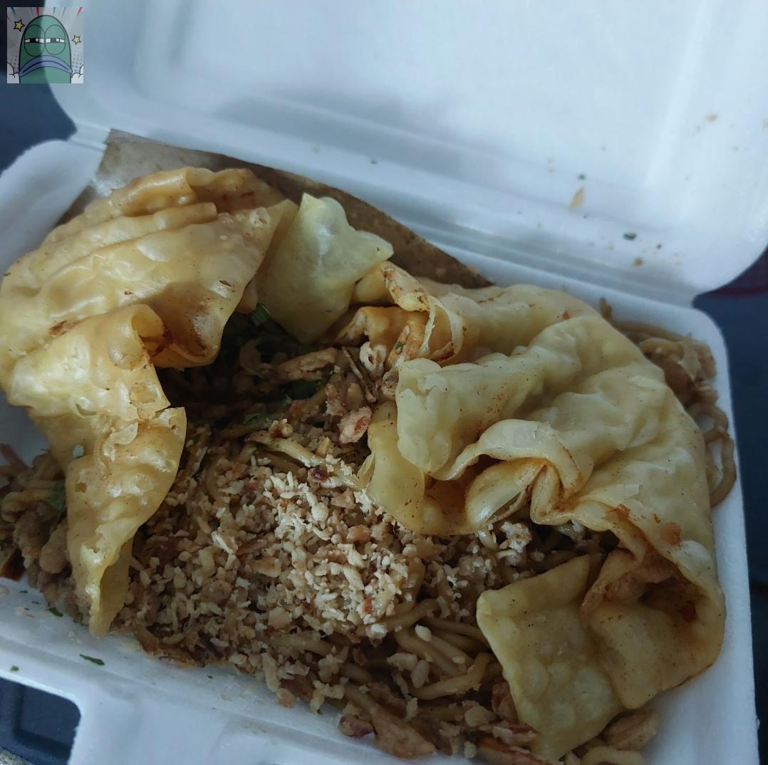 💚 aku beliin mama aku gacoan buat sarapan krna dia blm makan, tpi pas aku kasih, dia malah mikirin adekku &amp; mau kasih gacoanny k adekku, pdahal dri awal aku bliin gacoannya buat mama.. pdhl adek msih diskolah pulang siang, gtw kenapa cuma gt doang tapi aku mw nangiss..