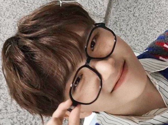 김운학 뿔테는 필승이다