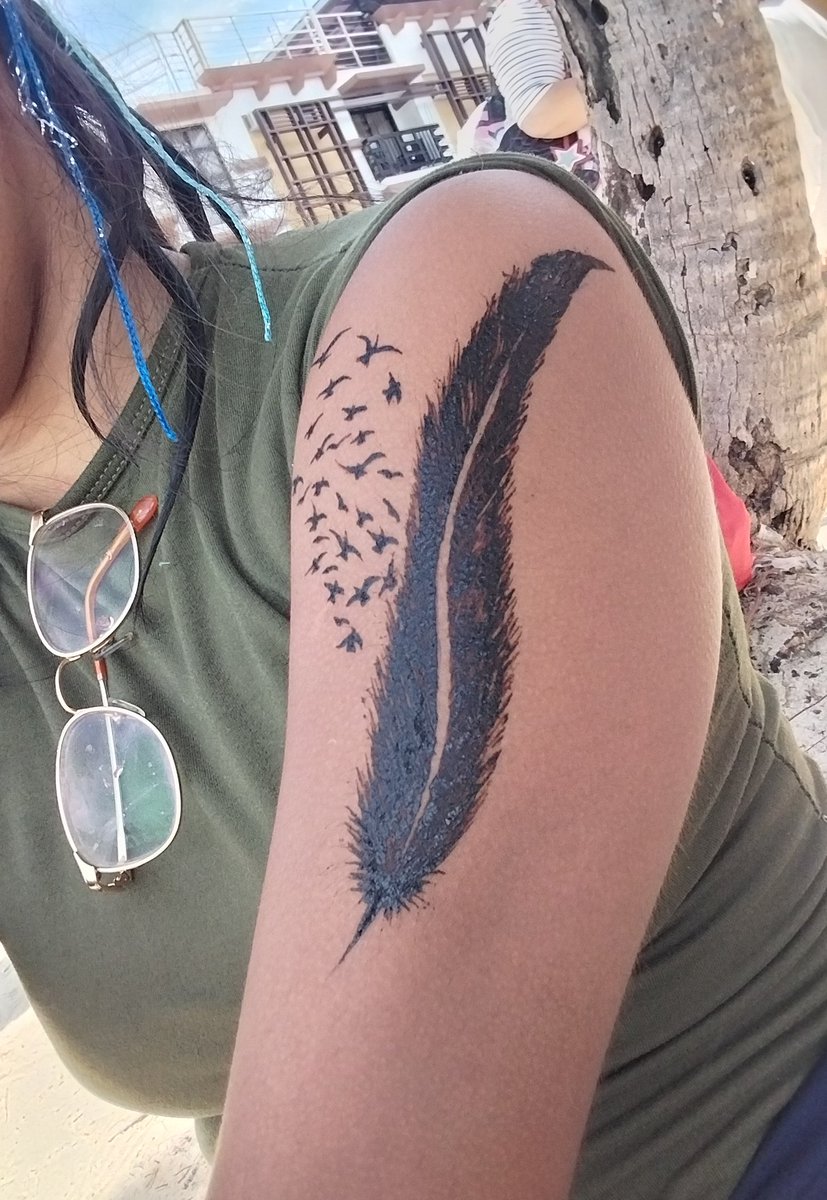 _harukutie's tweet photo. Got a Henna Tattoo with this design I saw in their picture examples. 
What do you guys think?

#LoveandDeepspace #Ladsmoots #ladstwitter https://t.co/70I2FOb4HS