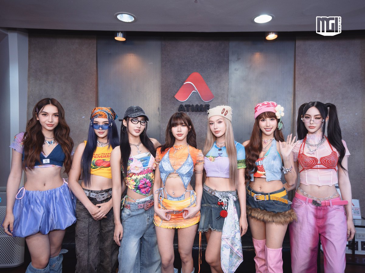 MGIMusicOff's tweet photo. 𝓞𝓱! 𝓓𝓪𝓲𝓼𝔂🌼 Press Tour Day 1

🔗https://t.co/t58SXich2a

#Odaisy_official #OdaisyComeback #OhDaisy 
#OLIVE #STEPHANIE #NASAR #JANECE #JYNNY #EMMA #SUGAR https://t.co/sNPnzF6Z5M