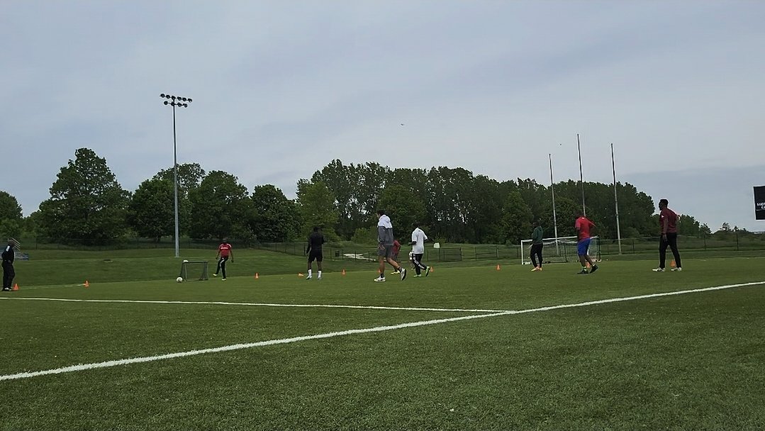 Played pickup today with a group of internationals. Everyone understood the priorities. No grind. Just style, laughter, and the freedom to express. Every trick was celebrated, and every mistake welcomed. It felt like soccer in its purest form-- can't wait to play again. ⚽️