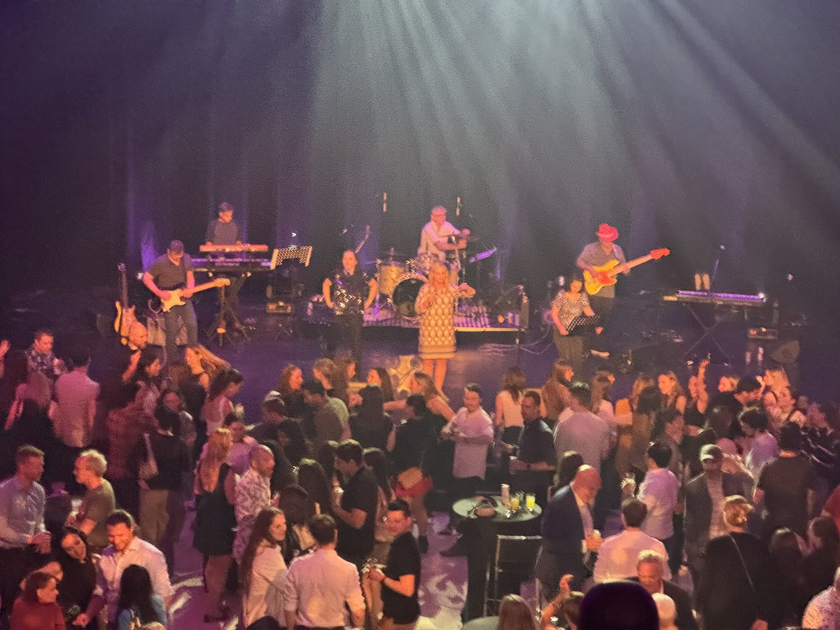 Kay M. Dingwell🍁🩺🏳️🌈 (@canadiankaymd) on Twitter photo At the Docs That Rock concert and <a href="/SuneelUpadhye/">Suneel Upadhye</a>’s cowboy hat is epic.
This is a blast. At the Docs That Rock concert and <a href="/SuneelUpadhye/">Suneel Upadhye</a>’s cowboy hat is epic.
This is a blast.