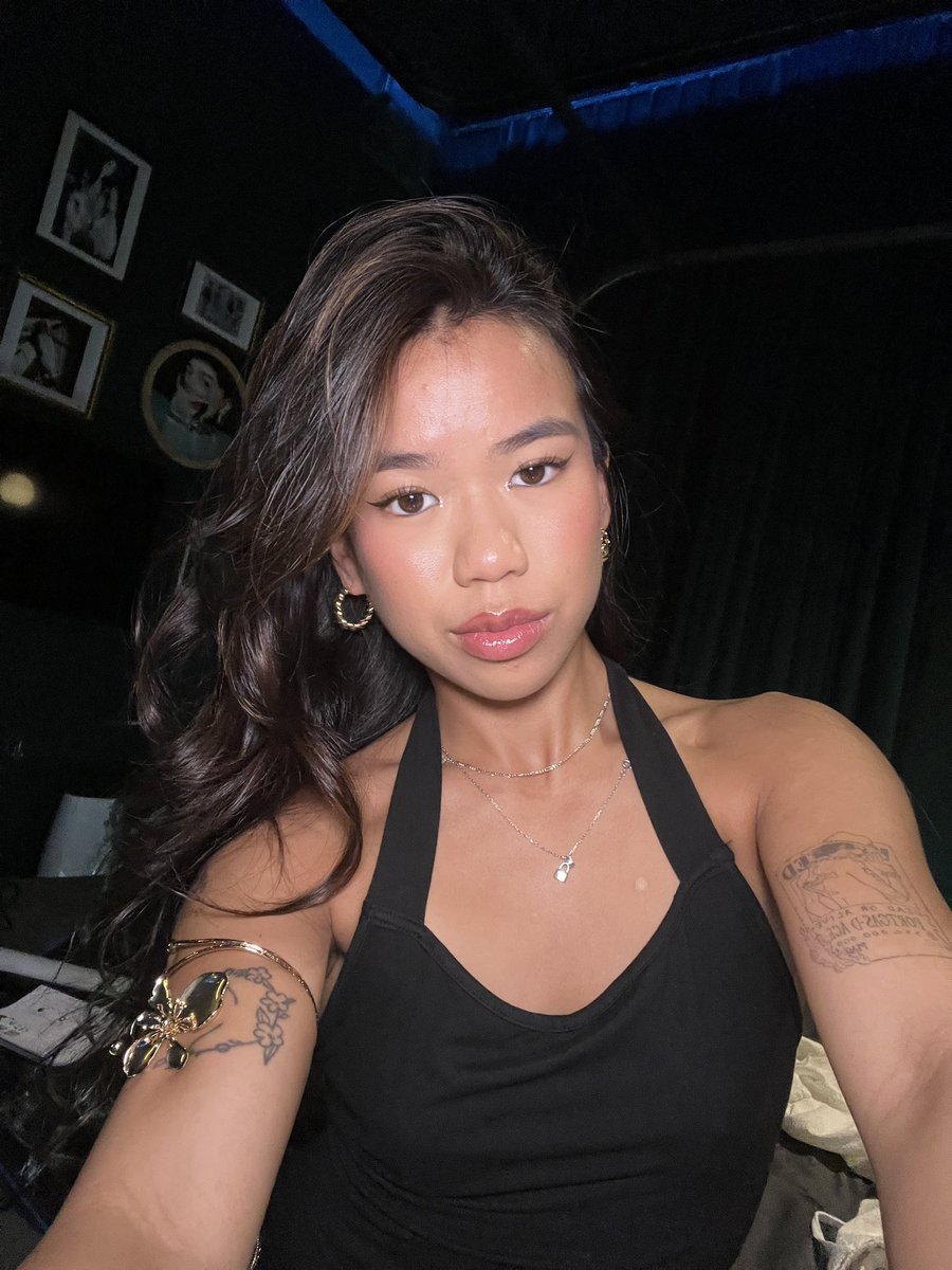 What’s hiding underneath vs the face card. 🤭 https://t.co/GBFeRTT1FV