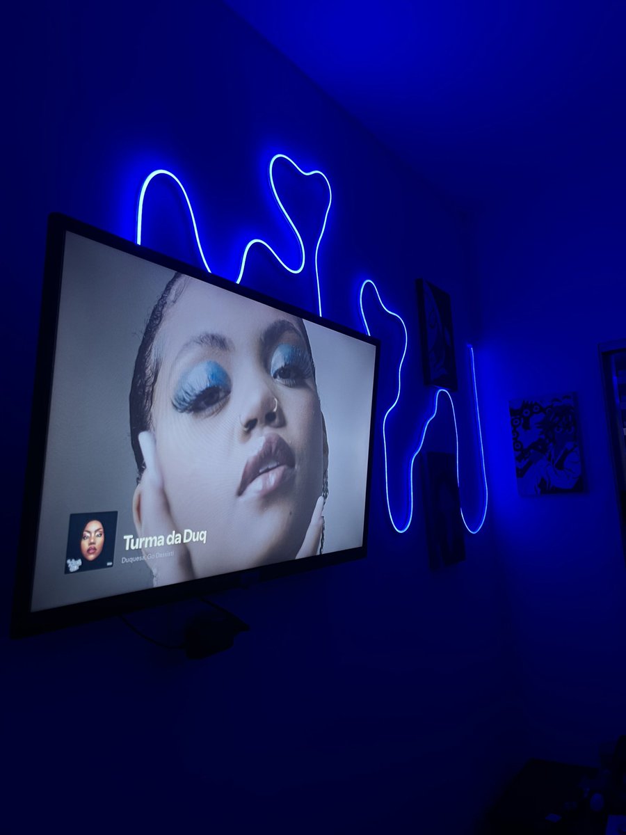 diegomzicc's tweet photo. Meu quarto ficou tão lindo com essas led mds 💙 https://t.co/usIowKodNV