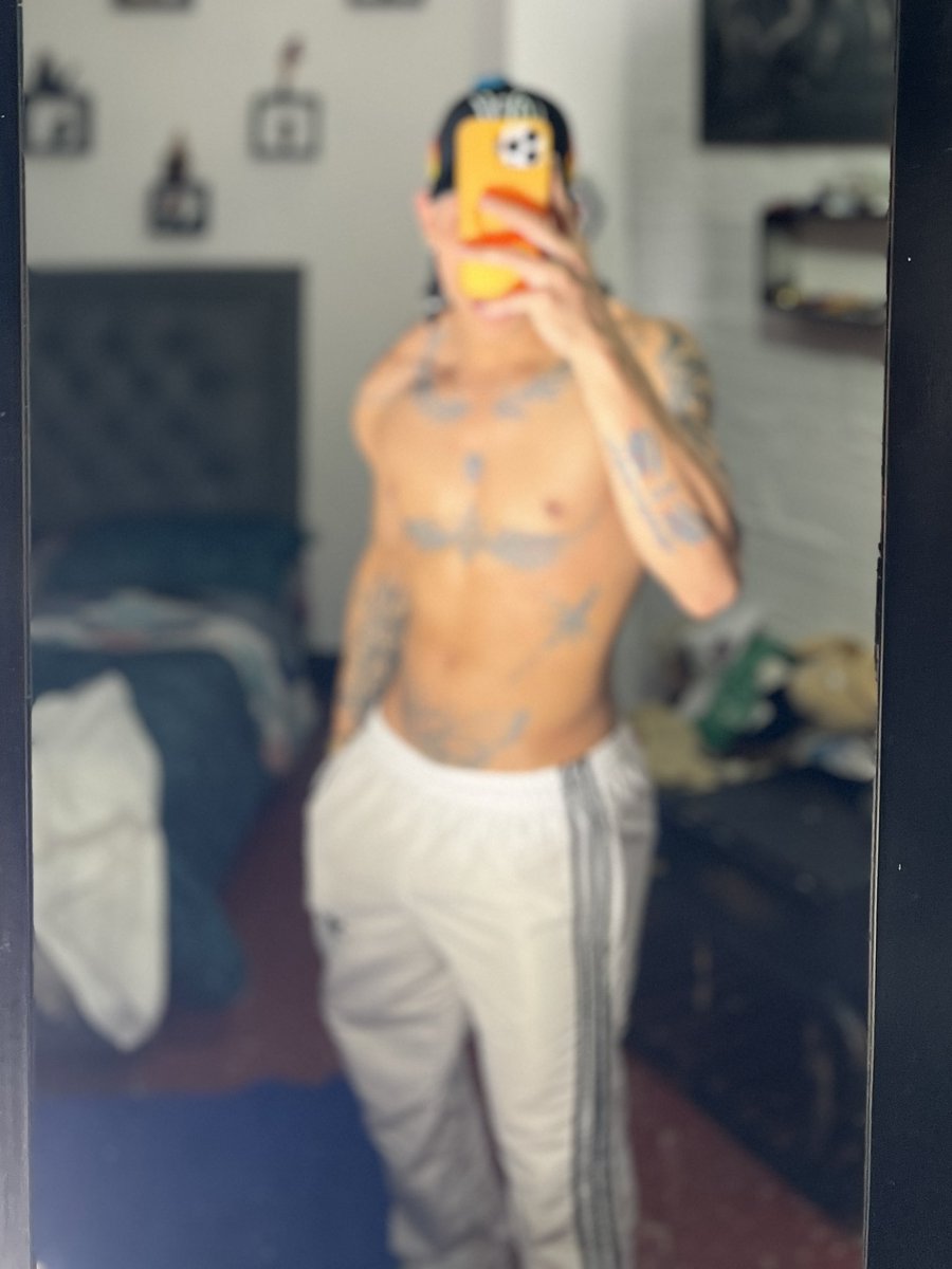 Samuelj9411's tweet photo. Quien viene?😈💦 https://t.co/vGVmRHKO3s