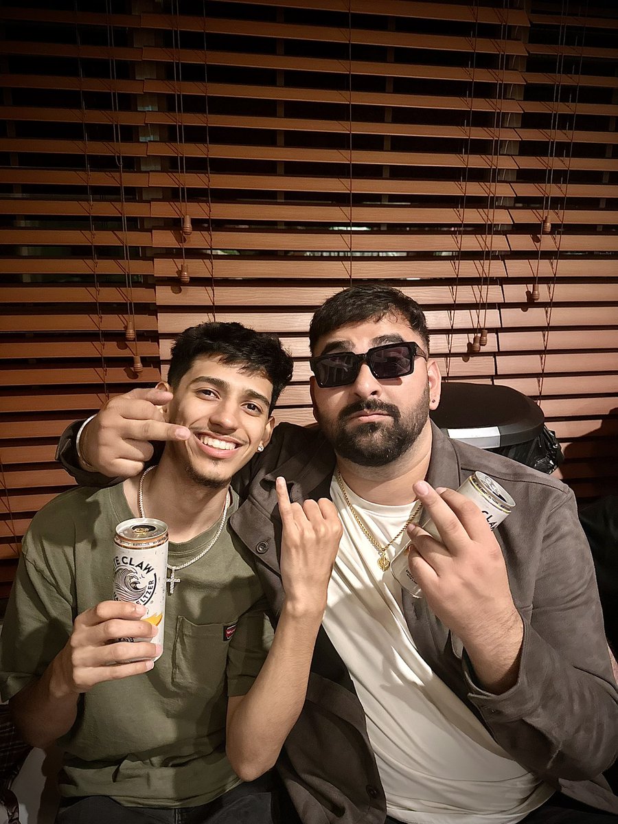 no wife yet but i got a son now 🤝