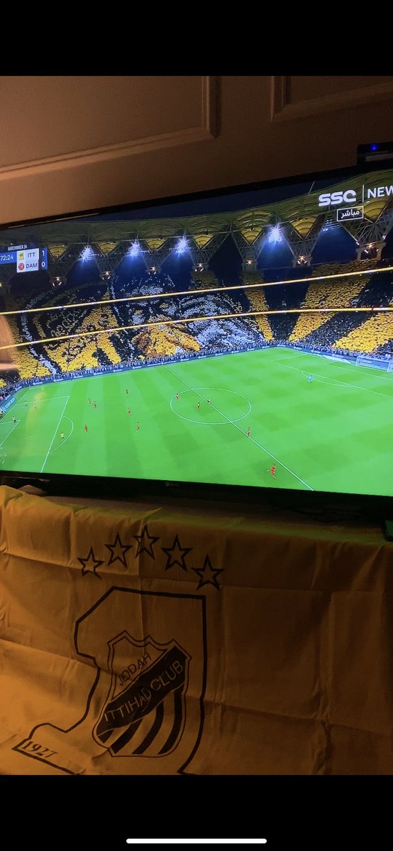 xiy_26's tweet photo. احتفلو بصخب فهنااااك من يتألم
☝🏻🔥💛💛💛
#الحارقه_عشر 
#الاتحاد_بطل_اقوى_دوري 
 #ليلة_تتويج_الاتحاد https://t.co/WT3fsnYq1n