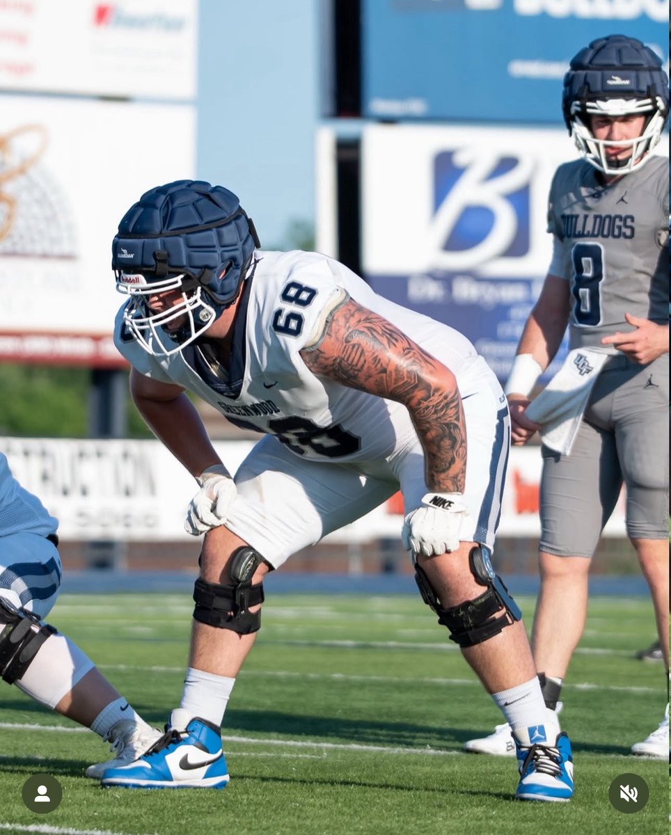 CodyTaylor68's tweet photo. Spring ball complete. 
Summer workouts are here! 
Senior Season Loading…
#Trenchgang #FastFeetViolentHands #2x6ADefendingStateChamps #EarlyGrad https://t.co/JgkU6LJB6B