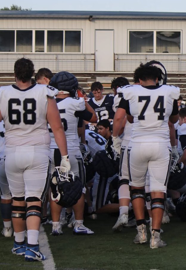 CodyTaylor68's tweet photo. Spring ball complete. 
Summer workouts are here! 
Senior Season Loading…
#Trenchgang #FastFeetViolentHands #2x6ADefendingStateChamps #EarlyGrad https://t.co/JgkU6LJB6B