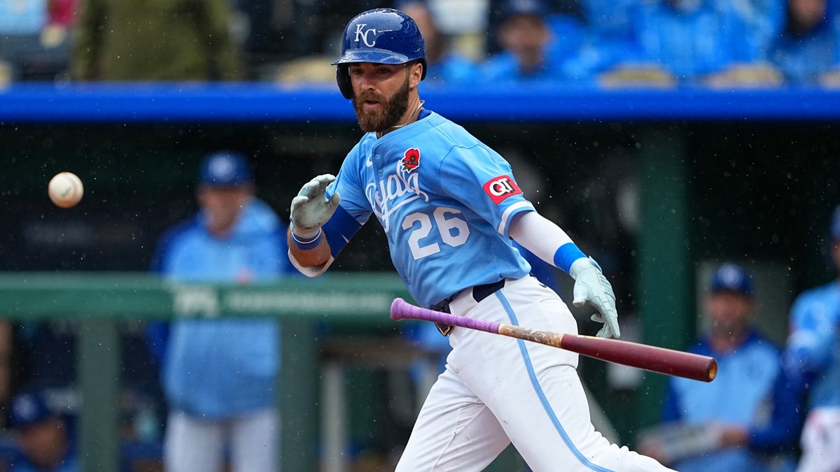 "I'll look up and say something in my head. Kind of a, 'We made it,' moment."

#Royals 2019 fifth-rounder John Rave shared his MLB debut with his entire family, including his late father, Mike: atmlb.com/3HerIri
