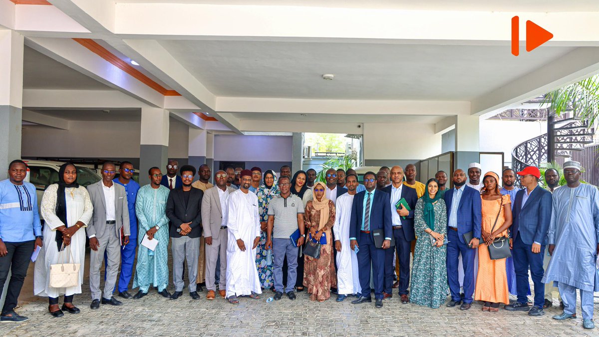 Dans le cadre de la SIEL(Semaine d'Intégration dans l'Ecosystème Local),les auditeurs du Master en Management des Projets et programmes de l’Université Senghor -campus Ena-Tchad ont visité Manara TV pour une immersion professionnelle.
#SIEL2025
<a href="/mrtvtchad/">MRTV</a> 
<a href="/USenghor/">Université Senghor</a>