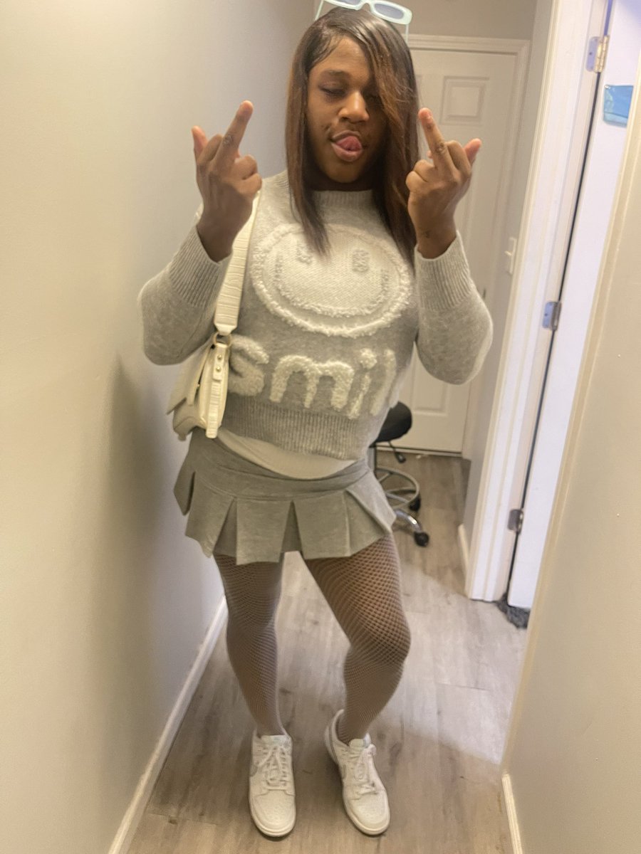 DerreonjM's tweet image. Where the indy ppl att???
Hmuu smoking buddy???