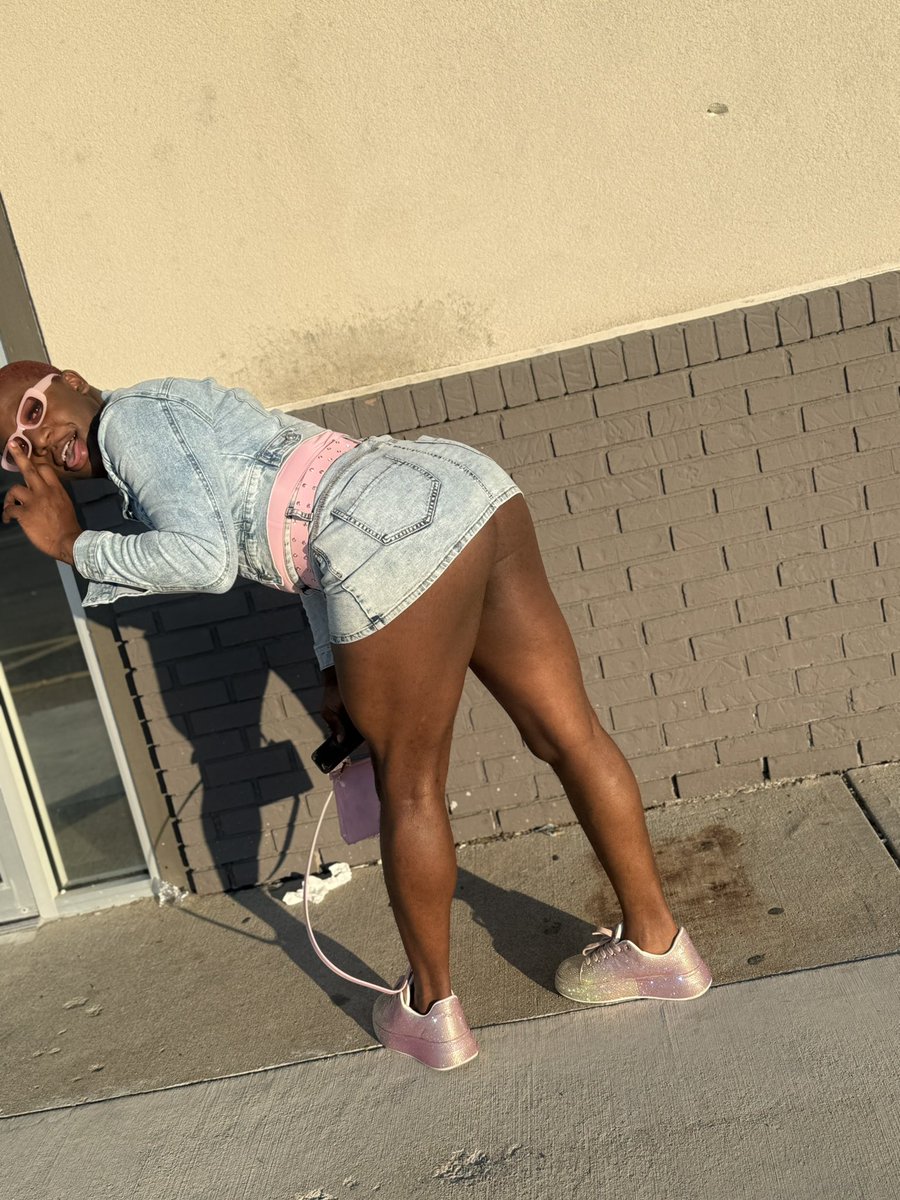 DerreonjM's tweet image. Where the indy ppl att???
Hmuu smoking buddy???