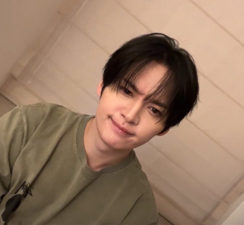 iiuvlino's tweet image. spot the difference