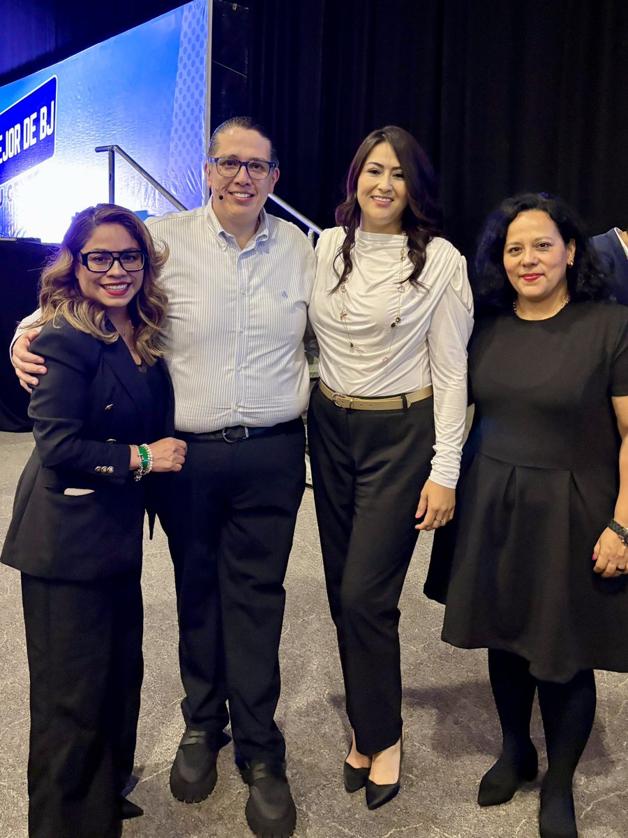 ¡Un gusto acompañar al alcalde <a href="/LuisMendozaBJ/">Luis Mendoza Acevedo</a> para reconocer el trabajo y esfuerzo de las mamás y mujeres de Benito Juárez!

Sin duda, lo mejor de esta alcaldía es su gente.