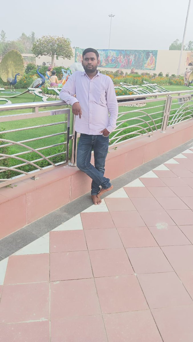 gyb_it_cell's tweet image. #तलाश
खोजबीन में सहयोग की अपील।
@bhadohipolice @Uppolice 
@DGPMaharashtra @dtptraffic 
@GujaratPolice @MPPoliceDeptt @WBPolice @grpmumbai @RPF_INDIA @RPFCR @RPFCRBB @rpfwr1 @rpfner @rpfncr @rpfnrdli @rpfncrpryj @rpfnerljn @AmarUjalaNews @DainikBhaskar @JagranNews @bstvlive