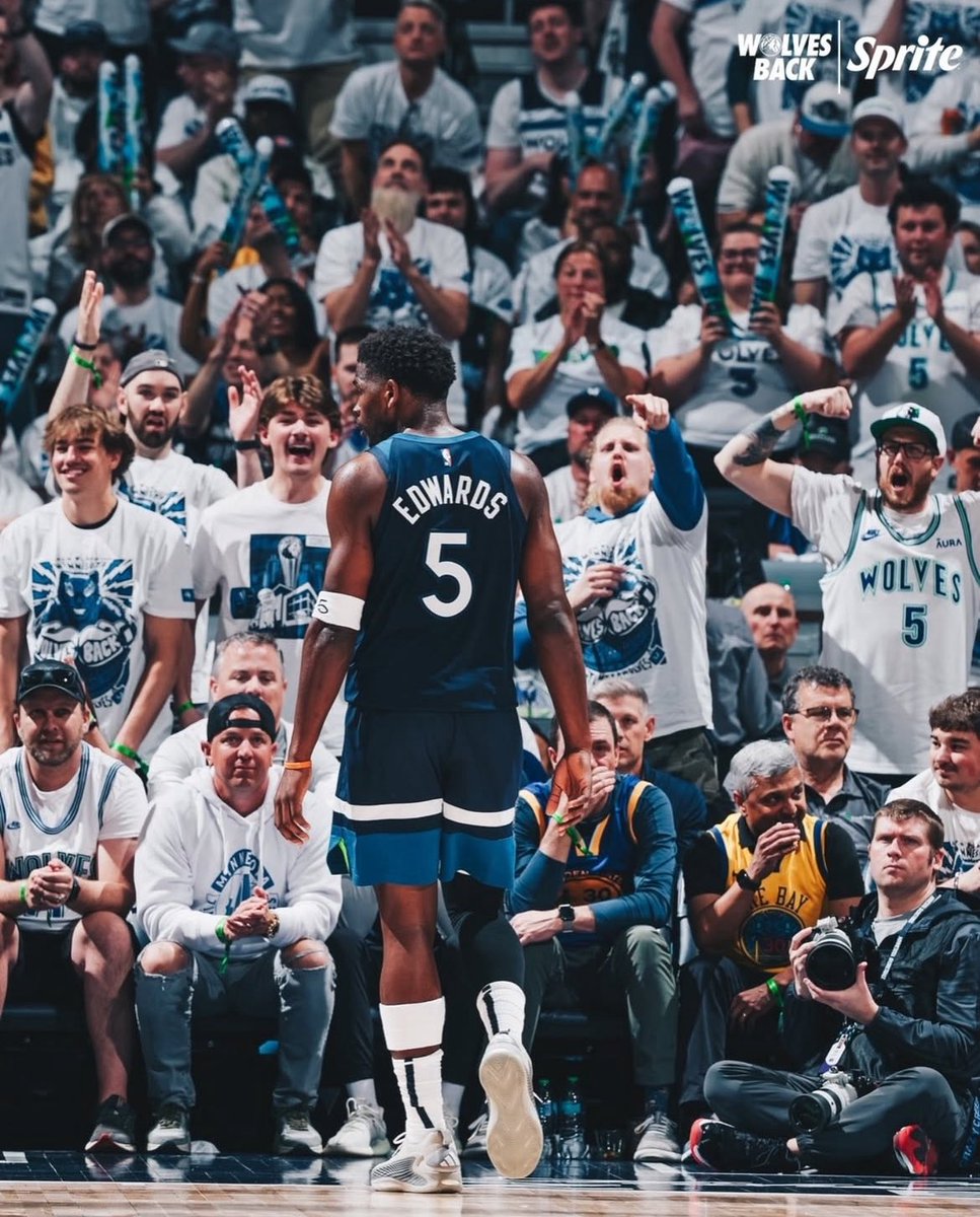 HoodieNaz_'s tweet image. Wolves in 7 baby. Always believe