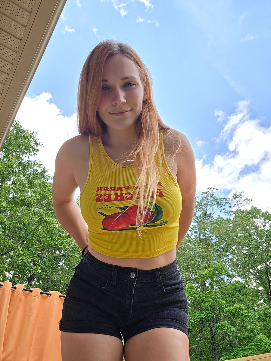 jennherex's tweet photo. Come a lil' closer... or close them eyes and just imagine 😉😜💋 https://t.co/WmhOjhjtxp