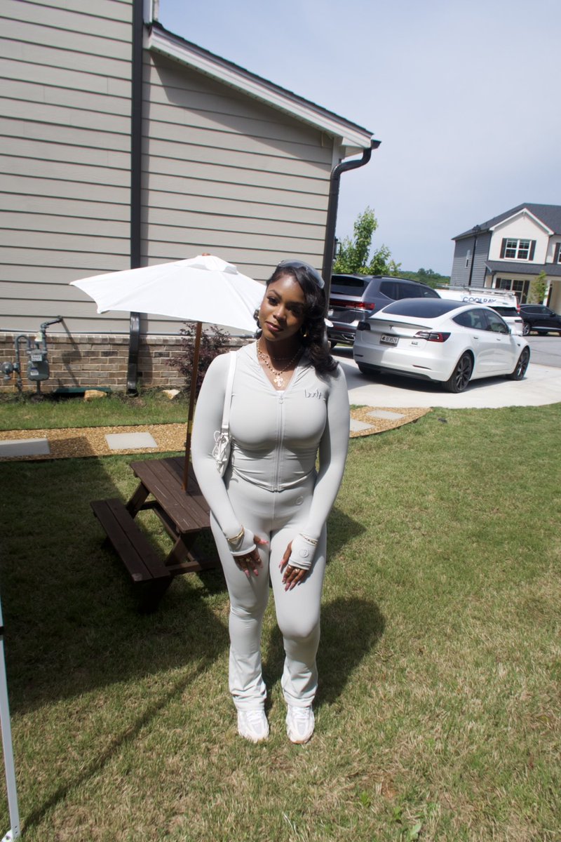 bria_simone03's tweet photo. proof of life ✨ https://t.co/0cqEvR4gkC