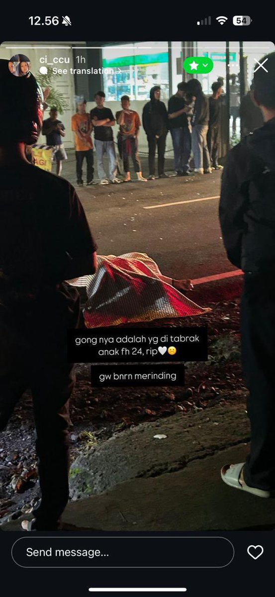 kagamabergerak's tweet image. Waktu kebut²an naik BMW kepikiran ga kalo di jalan juga ada orang lain? Mana rasa kemanusiaannya? Ini anak² orkay empatinya pada mati apa gimana? Ga penabrak dan circlenya sama² ga ngeliat korban sebagai manusia.