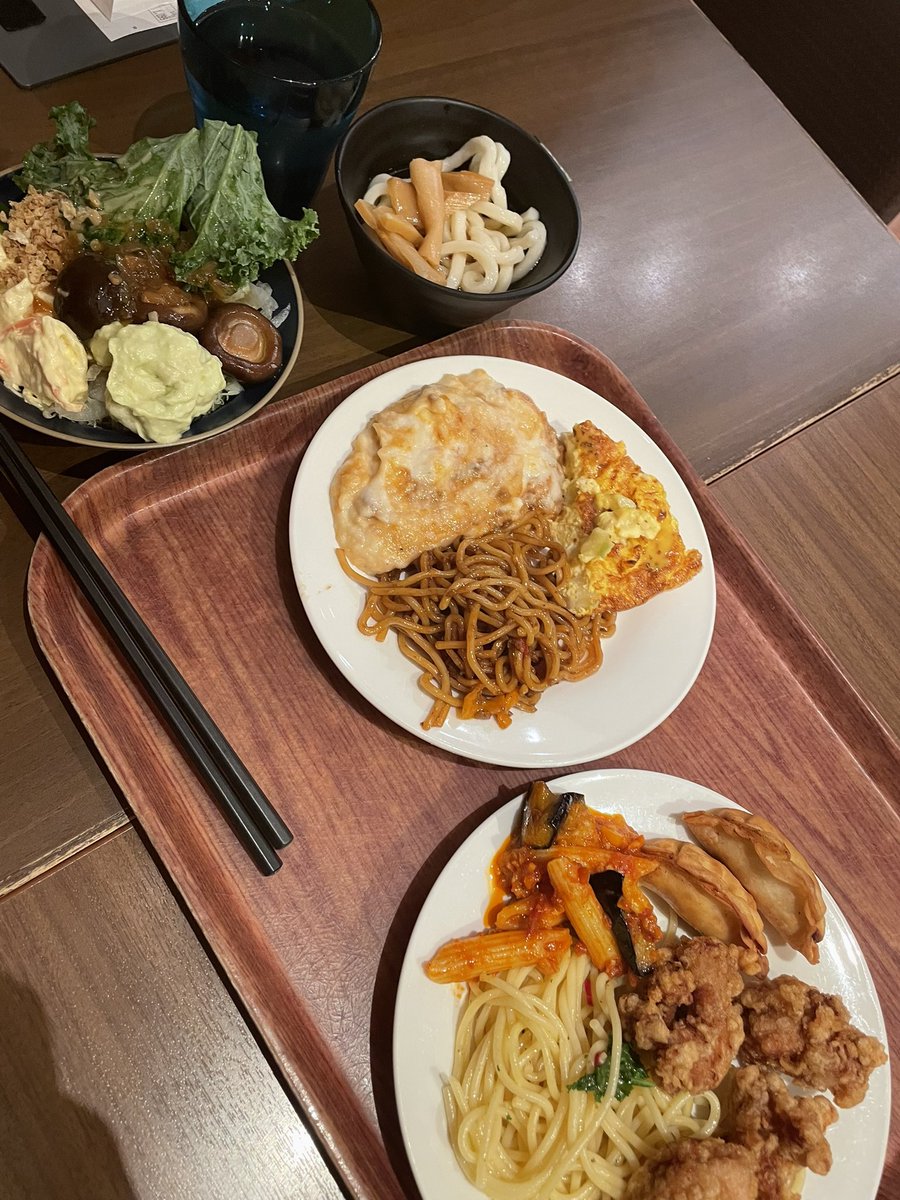 1人バイキング満喫中w #らんちゃん