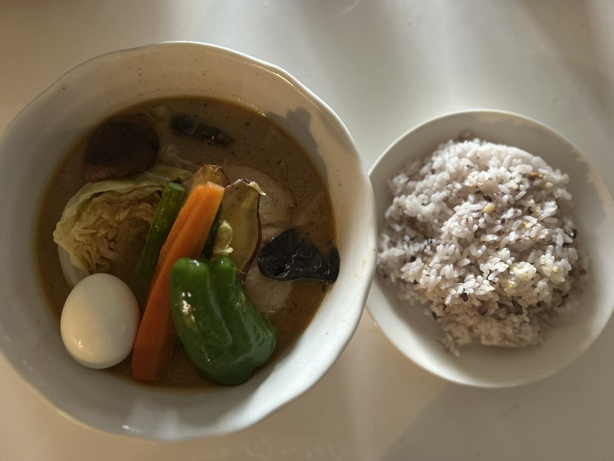 bemberamambo35's tweet photo. チキンベジタブル
スープカレーも¥1500が普通に
高い店は¥2000の店もある
自分が最初に出した頃は
¥700だったな〜 https://t.co/HEUOXUUNer