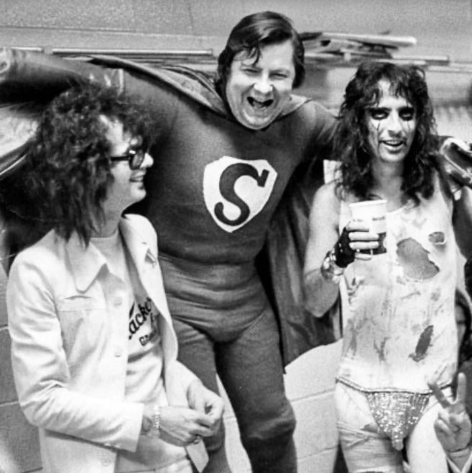 daisywrabbit's tweet photo. Al Kooper and Alice
Cooper 
1971 https://t.co/fUlxW9JSjb