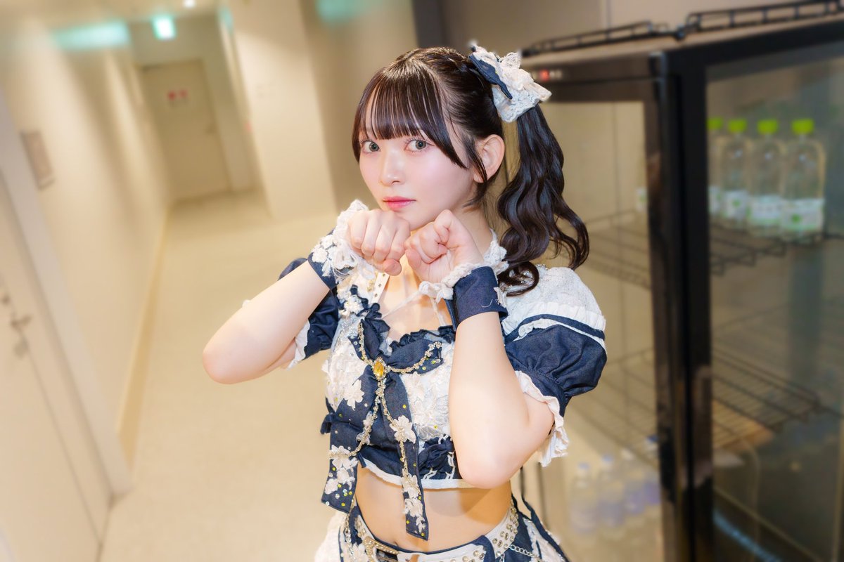suzuka_0094's tweet photo. こんな弱くてちっぽけな私を見つけて一人のアイドルとして認めて好きになってくれて、、
みんなが私をアイドルにさせてくれていました

4年4ヶ月夢のような毎日を
本当にありがとうございました

以上手羽先センセーション 黄色担当
佐山すずかでした！またね💐💛 https://t.co/5J1zLZW5bS